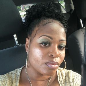 Meet your Posher, Renee